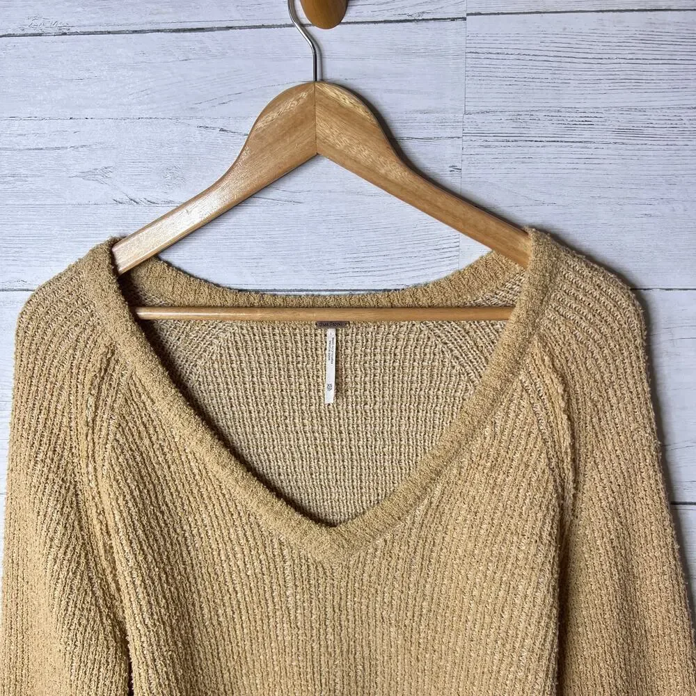 Free People Sweater Womens Size XS Camel Brown V Neck Knit Cropped Pullover - Picture 7 of 16